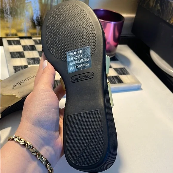 Butter Yellow Leather Sandals with Floral Design - Picture 12 of 16